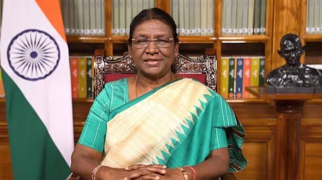 राष्ट्रपति द्रौपदी मुर्मू का संबोधन “हर नागरिक राष्ट्र-निर्माण का भागीदार” राष्ट्रपति द्रौपदी मुर्मू का संबोधन "हर नागरिक राष्ट्र-निर्माण का भागीदार"