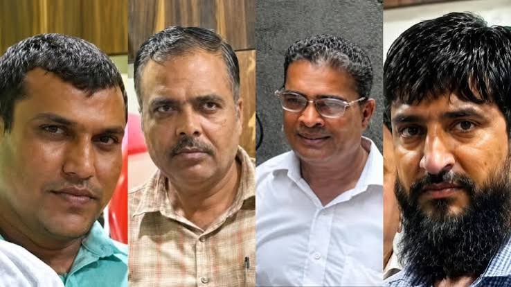 मुंबई में फर्जी डॉक्टरों का भंडाफोड़, 5 पर कार्रवाई, 12वीं पास चला रहा था क्लीनिक समग्र समाचार सेवा मुंबई, 17 अगस्त :मुंबई पुलिस की क्राइम ब्रांच ने गोवंडी, देवनार और बांद्रा इलाकों में छापेमारी कर 5 फर्जी डॉक्टरों के खिलाफ बड़ी कार्रवाई की है। इन डॉक्टरों पर बिना वैध लाइसेंस और मेडिकल डिग्री के मरीजों का इलाज करने का आरोप है। पुलिस जांच में चौंकाने वाले तथ्य सामने आए, जिनमें से एक आरोपी सिर्फ सातवीं और दूसरा सिर्फ बारहवीं पास निकला। क्राइम ब्रांच यूनिट 6 और 8 ने BMC के चिकित्सा अधिकारियों के साथ मिलकर यह अभियान चलाया। जांच में पता चला कि कुछ के पास सिर्फ होम्योपैथी की डिग्री थी, लेकिन वे एलोपैथिक इलाज कर रहे थे, जबकि कुछ के पास कोई डिग्री ही नहीं थी। पुलिस ने 5 क्लीनिकों पर छापेमारी की, जिनमें 4 गोवंडी-देवनार और 1 बांद्रा पूर्व के नौपाड़ा इलाके में स्थित थे। पुलिस ने छापे के दौरान 1,19,324 रुपये की एलोपैथिक दवाइयां, इंजेक्शन, सिरिंज, बीपी मॉनिटर, स्टेथोस्कोप, शुगर जांच मशीन, नेब्युलाइजर आदि जब्त किए। गिरफ्तार आरोपियों में सगीर अहमद, केशव पटेल और मोहम्मद आफताब शौकत खान शामिल हैं। कुछ आरोपियों को नोटिस देकर छोड़ा गया, जिन्होंने कैमरे पर अपनी गलती मानी। बांद्रा पूर्व के मामले में आरोपी सिर्फ बारहवीं पास था और फर्जी प्रमाणपत्रों के सहारे क्लीनिक चला रहा था। पुलिस ने उसके कागजों की जांच शुरू कर दी है और सभी प्रमाणपत्रों के फर्जी होने का संदेह जताया है। मुंबई पुलिस ने जनता से अपील की है कि इलाज के लिए जाने से पहले डॉक्टर और क्लीनिक की वैधता जरूर जांचें और संदिग्ध मामलों की सूचना पुलिस को दें।