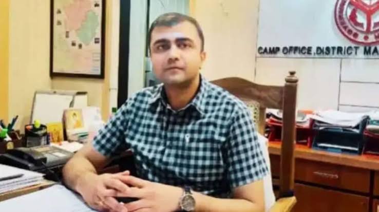 ED:त्रिपुरा कैडर के निलंबित IASअभिषेक चंद्रा की 1.12 करोड़ की संपत्ति जब्त ED:त्रिपुरा कैडर के निलंबित आईएएसअभिषेक चंद्रा की 1.12 करोड़ की संपत्ति जब्त