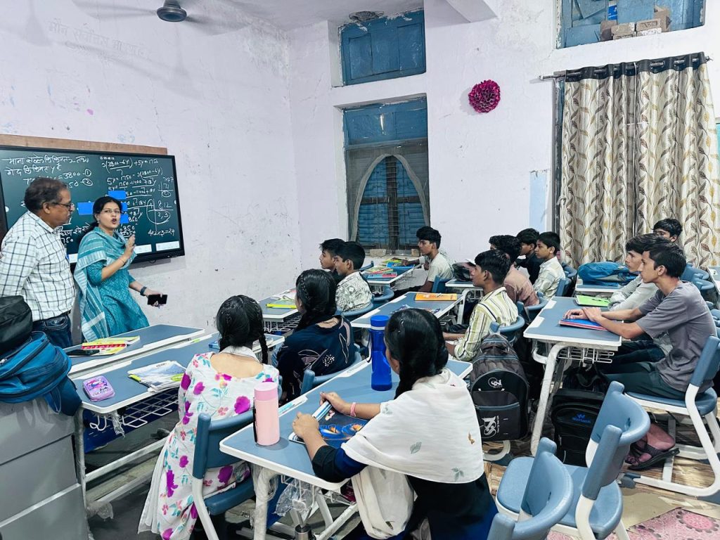 रतलाम में शिक्षा की नई तस्वीर: IAS अधिकारी वैशाली जैन ने 42 हजार बच्चों के लिए बदली सरकारी स्कूलों की व्यवस्था