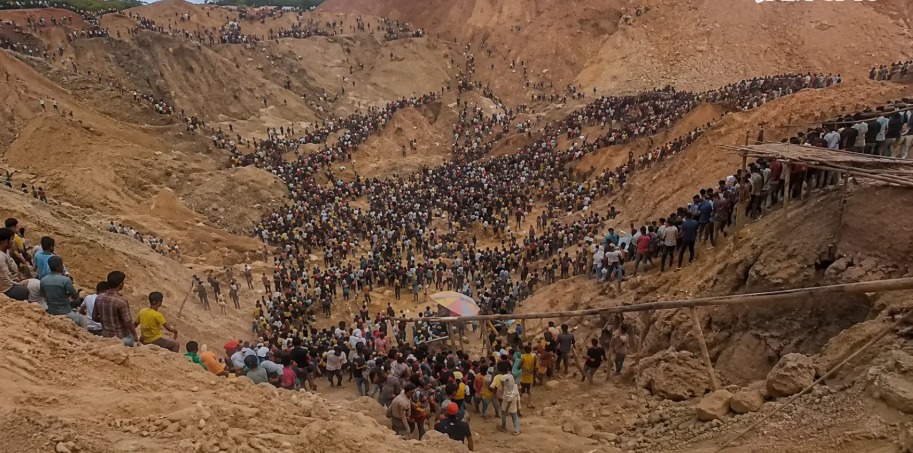 दक्षिण अफ्रीका की सोने की खान धंसी: दो लोगों की मौत, सुरक्षा पर उठे सवाल दक्षिण अफ्रीका की सोने की खान धंसी
