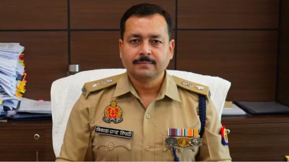 विकास चंद्र त्रिपाठी बने संभल के नए एसपी विकास चंद्र त्रिपाठी बने संभल के नए एसपी