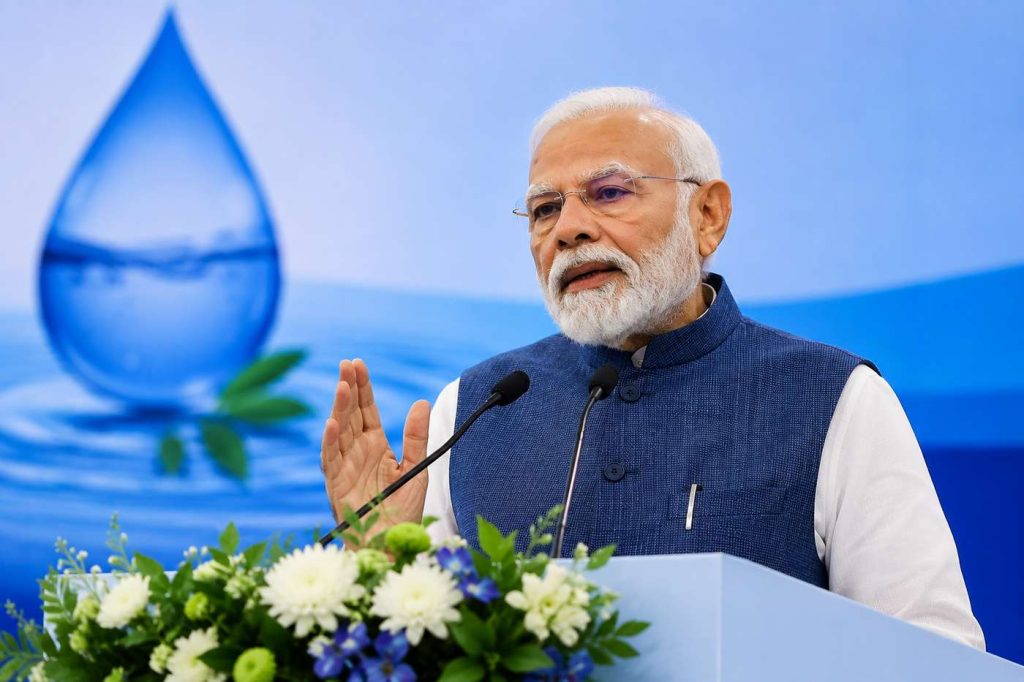 जल संकट को अवसरों में बदला जा सकता है: पीएम मोदी